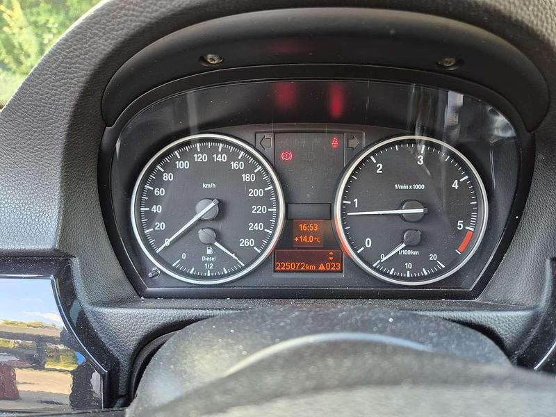 Gebraucht BMW 320 Lifestyle 184 PS (135 kW) 2012 Limousine