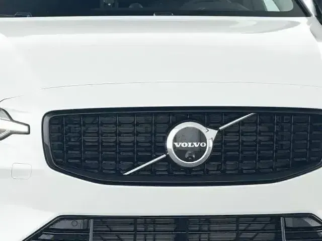 Gebraucht Volvo V60 Ultra 197 PS (144 kW) 2025 Weiß Kombi