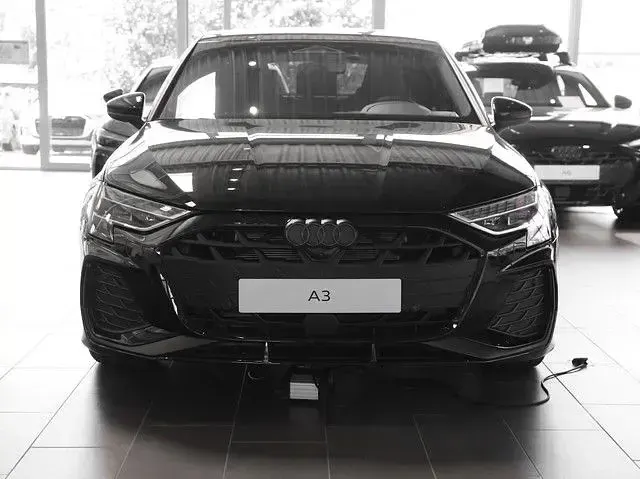 Neu Audi A3 Business 150 PS (110 kW) 2026 Mythosschwarz metallic Limousine