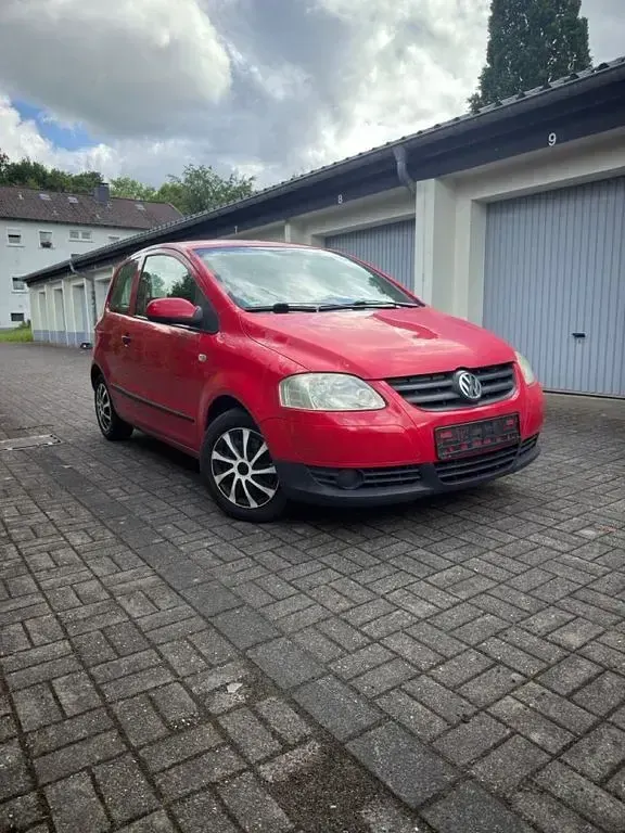 Gebraucht VW Fox 54 PS (39 kW) 2007 Rot Kleinwagen