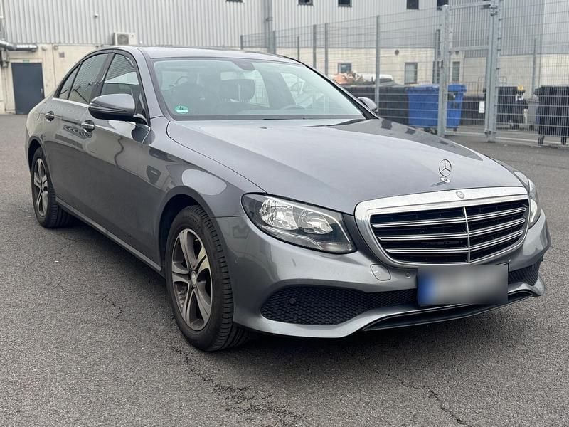 Gebraucht Mercedes E220 194 PS (142 kW) 2016 Grau Limousine