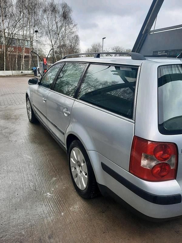 Usata VW Passat 115 CV (84 kW) 2003 Argento Station wagon