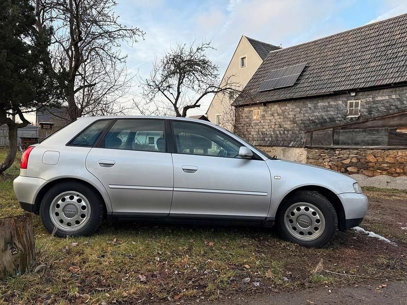 Gebraucht Audi A3 Ambiente 102 PS (75 kW) 2001 Silber Kleinwagen