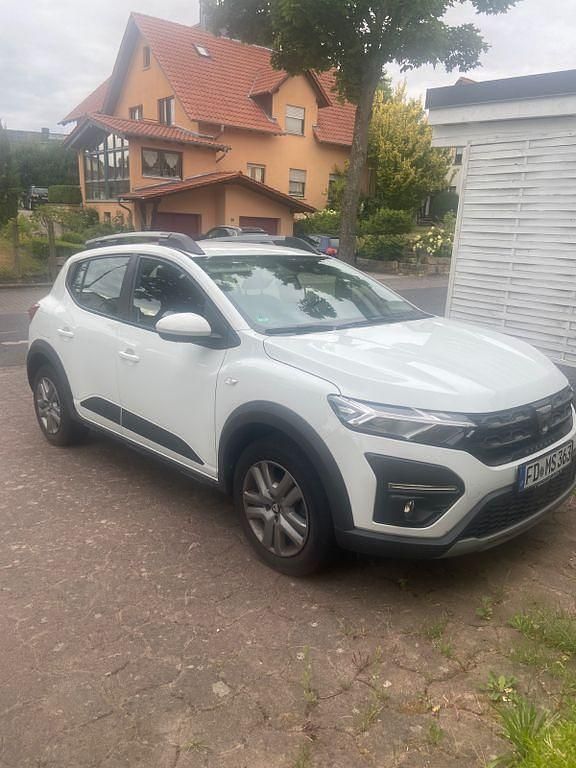 Weiß Gebraucht 2022 Dacia Sandero Comfort Kleinwagen | 13.800 € (Fairer Preis) - Bild 1/4