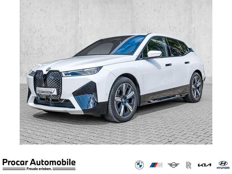 Weiß Gebraucht 2023 BMW iX M Sport SUV | 47.890 € (Fairer Preis) - Bild 1/4