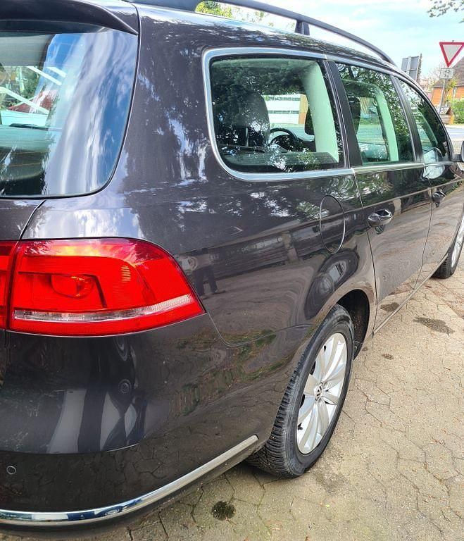 Gebraucht VW Passat Comfortline 140 PS (102 kW) 2011 Braun Kombi