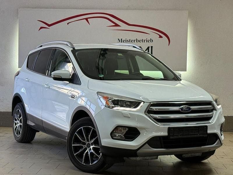 Weiß Gebraucht 2017 Ford Kuga Business Edition SUV | 9.650 € (Superpreis) - Bild 1/4
