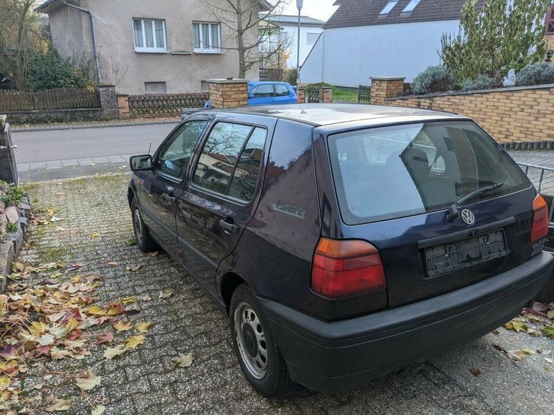 Verkauft VW Golf III 1.6 75PS Blau Met., gebraucht 1995, 139.500 km in  Hessen - Brensbach