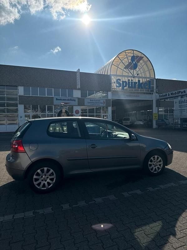 Second-hand VW Golf 116 CP (85 kW) 2006 Gri Coupe