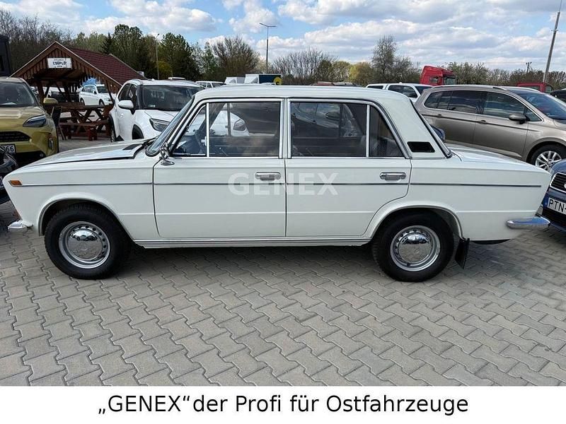 Second-hand Lada 2103 75 CP (55 kW) 1980 Alb Berlinǎ