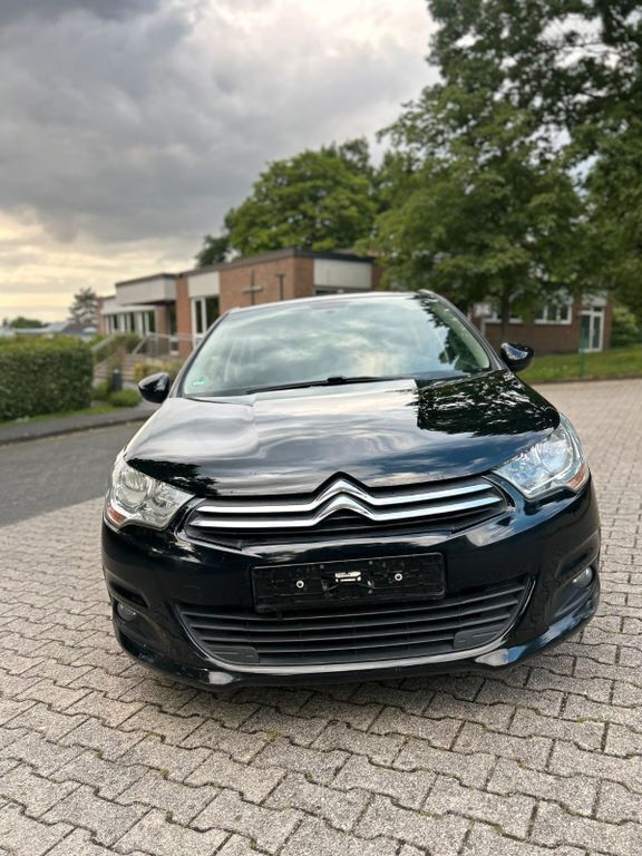 Schwarz Gebraucht 2011 Citroën C4 Attraction Limousine | 4.499 € (Etwas zu teuer) - Bild 1/4