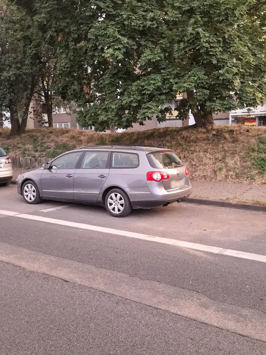 Gebraucht VW Passat 140 PS (102 kW) 2009 Grau Kombi