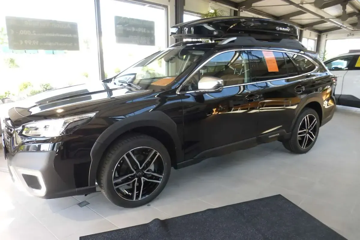 Neu Subaru Outback Platinum 169 PS (124 kW) 2026 Crystal black Kombi