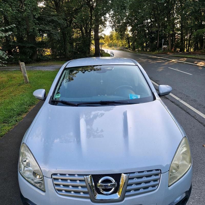 Silber Gebraucht 2009 Nissan Qashqai SUV | 5.799 € (Fairer Preis) - Bild 1/4