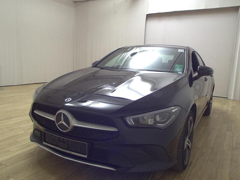 Gebraucht Mercedes CLA250e Progressive 218 PS (160 kW) 2022 Kosmosschwarz metallic Limousine