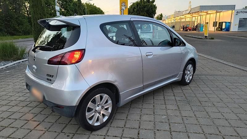 Second-hand Mitsubishi Colt 95 CP (69 kW) 2012 Argintiu Hatchback