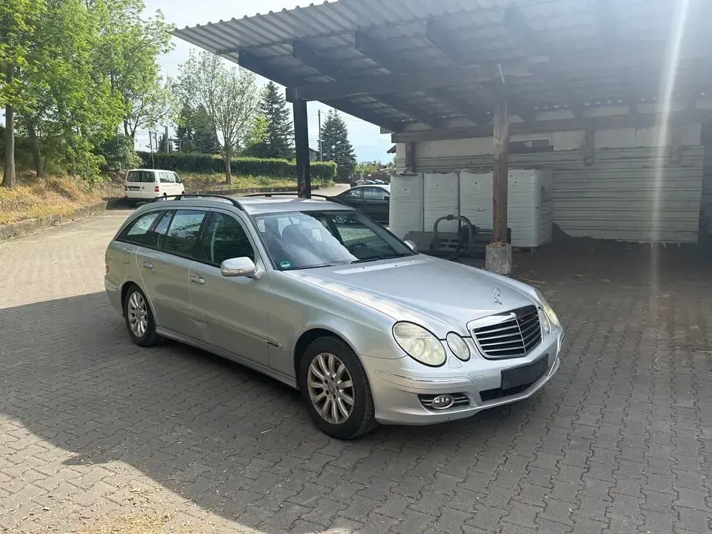 Gebraucht Mercedes E220 170 PS (125 kW) 2007 Silber Kombi