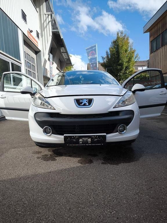 Weiß Gebraucht 2008 Peugeot 207 Filou Limousine | 1.600 € (Guter Preis) - Bild 1/4