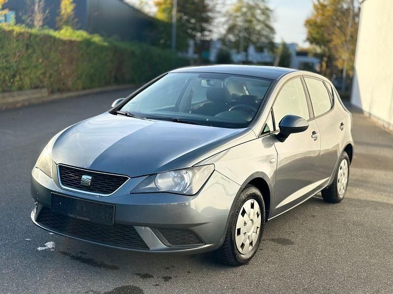 Grau Gebraucht 2013 Seat Ibiza Reference Limousine | 2.980 € (Fairer Preis) - Bild 1/4