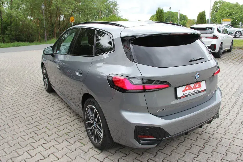 Gebraucht BMW 225 Active Tourer M Sport 245 PS (180 kW) 2025 Grau Van / Kleinbus