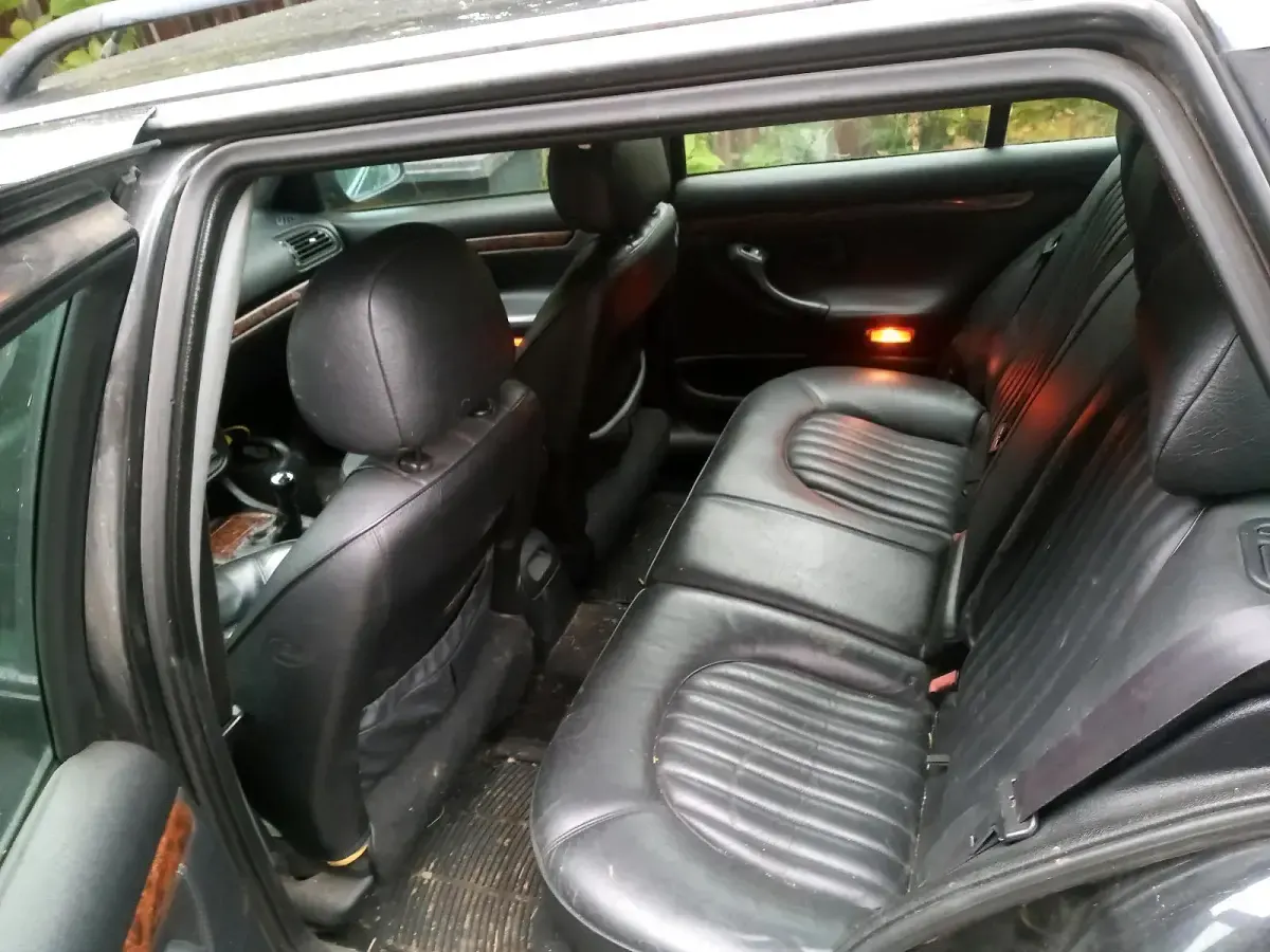 Gebraucht Peugeot 406 109 PS (80 kW) 2001 Schwarz Kombi