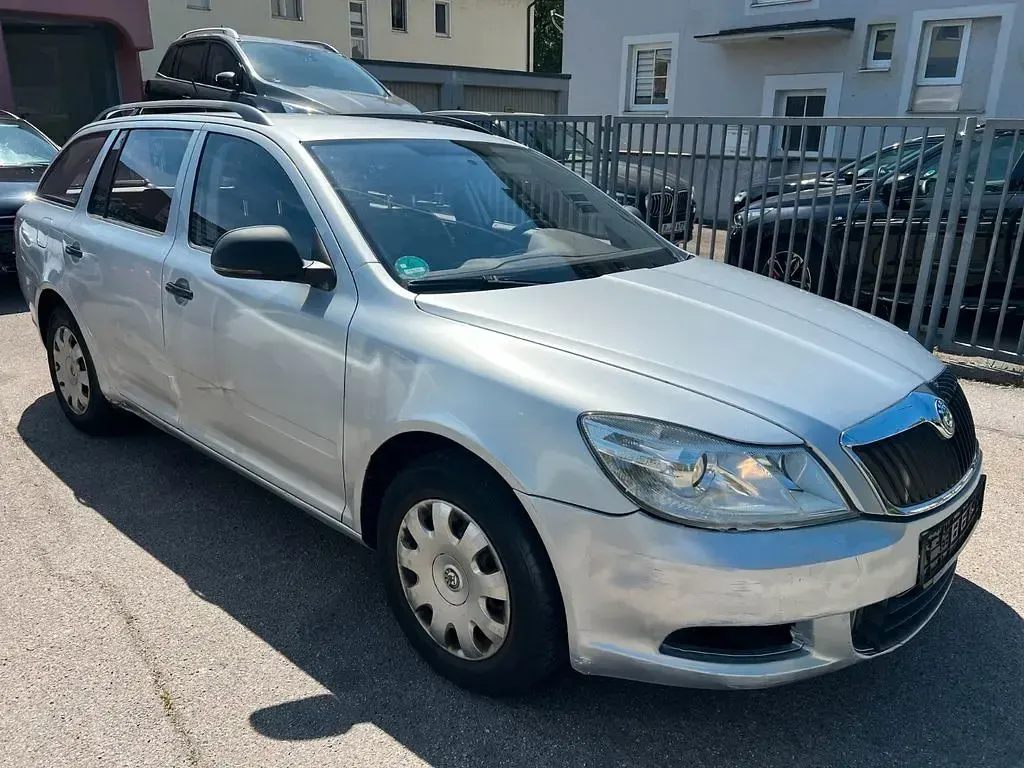 Gebraucht Skoda Octavia Active 105 PS (77 kW) 2012 Silber Kombi