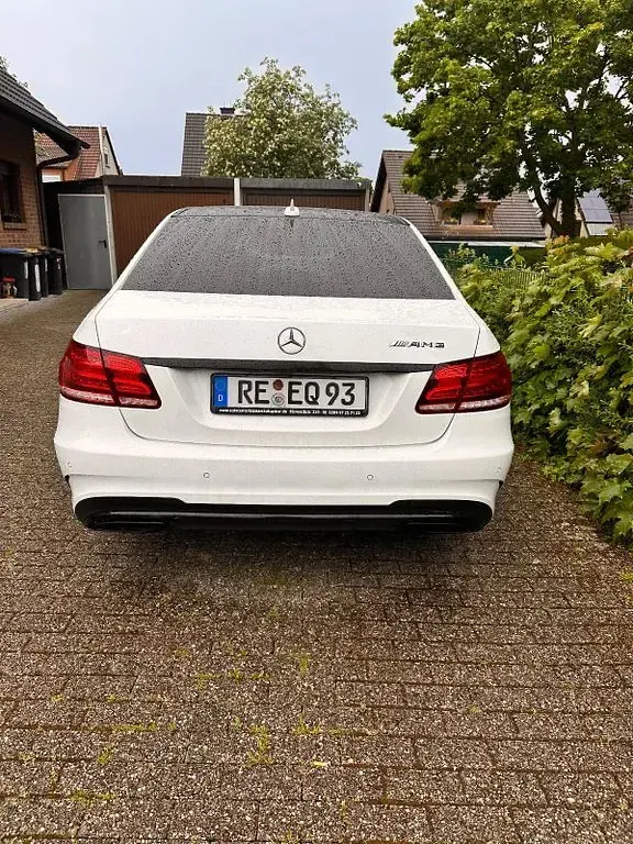 Second-hand Mercedes E250 AMG 204 CP (150 kW) 2014 Alb Berlinǎ
