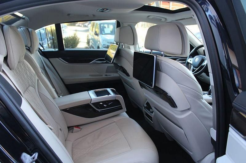 Schwarz Gebraucht 2021 BMW 730 Sport Line Limousine | 45.000 € (Fairer Preis) - Bild 1/4
