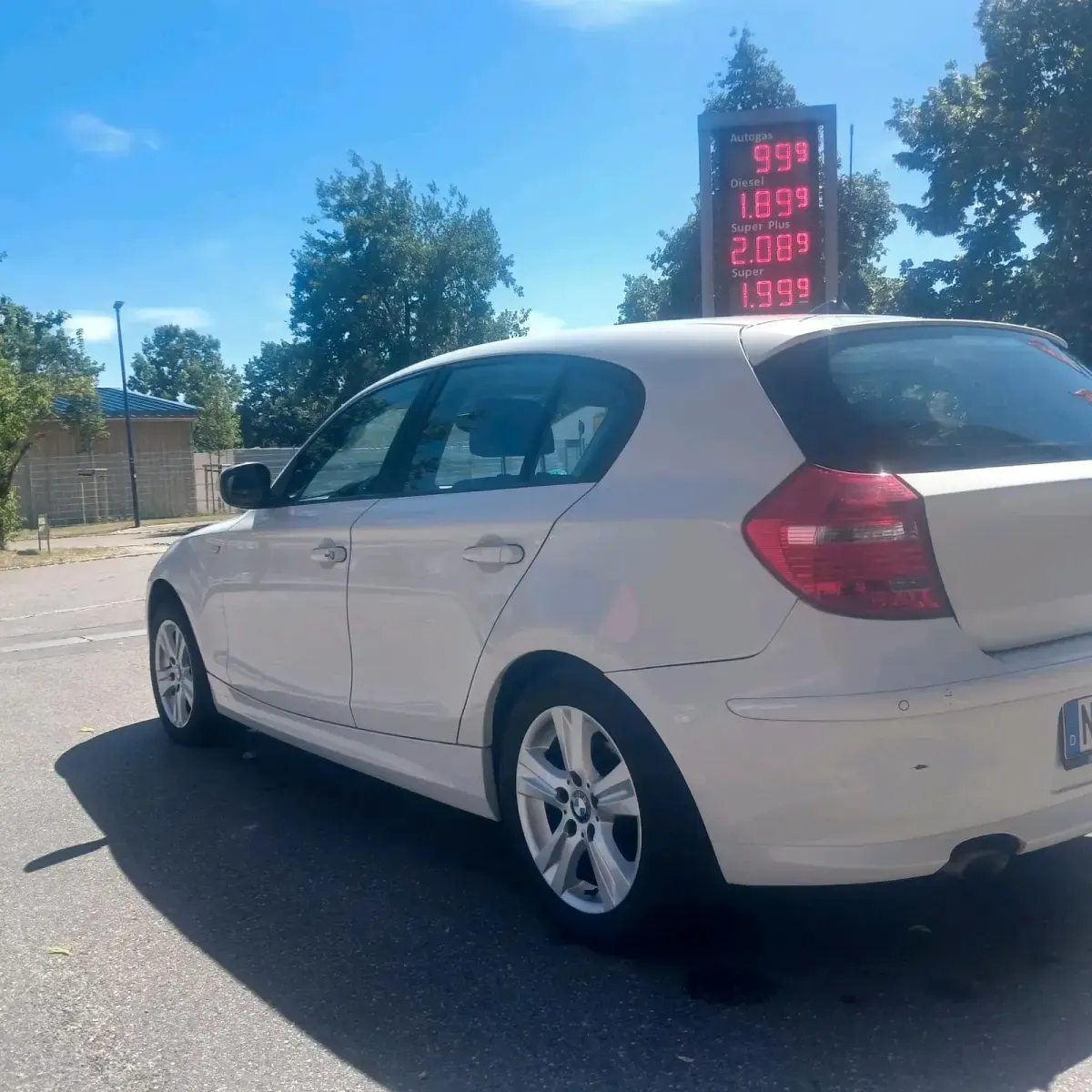 Gebraucht BMW 116 140 PS (102 kW) 2010 Weiß Kleinwagen