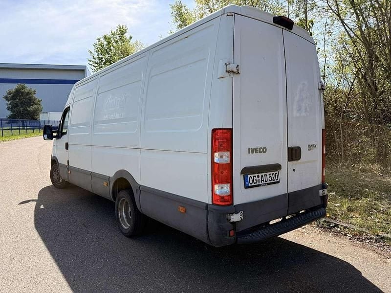 Second-hand Iveco Daily 126 CP (92 kW) 2011 Alb Van