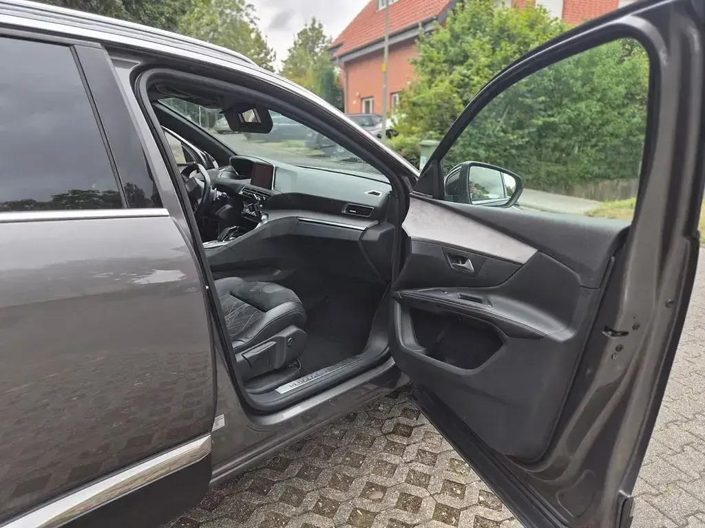Gebraucht Peugeot 5008 GT 181 PS (133 kW) 2017 Grau SUV