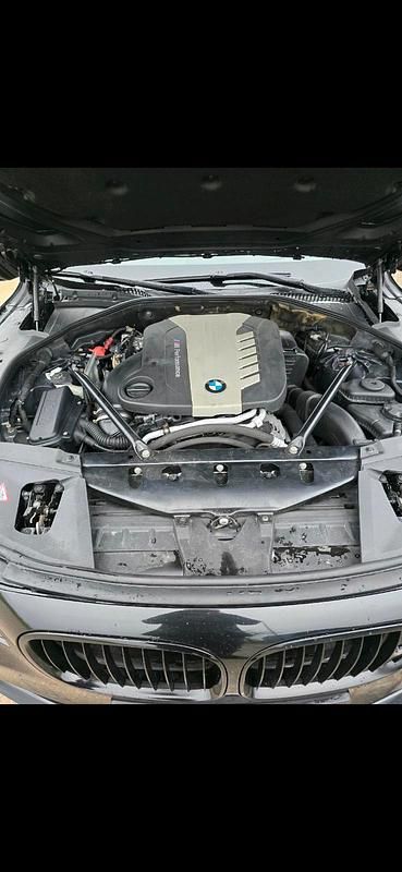 Gebraucht BMW 750 381 PS (280 kW) 2012 Schwarz Limousine