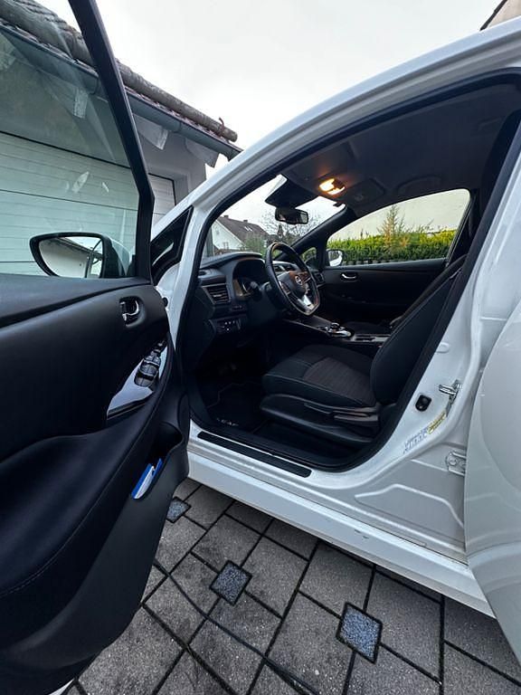 Gebraucht Nissan Leaf N-Connecta 110 kW (150 PS) 2022 Weiß Kleinwagen