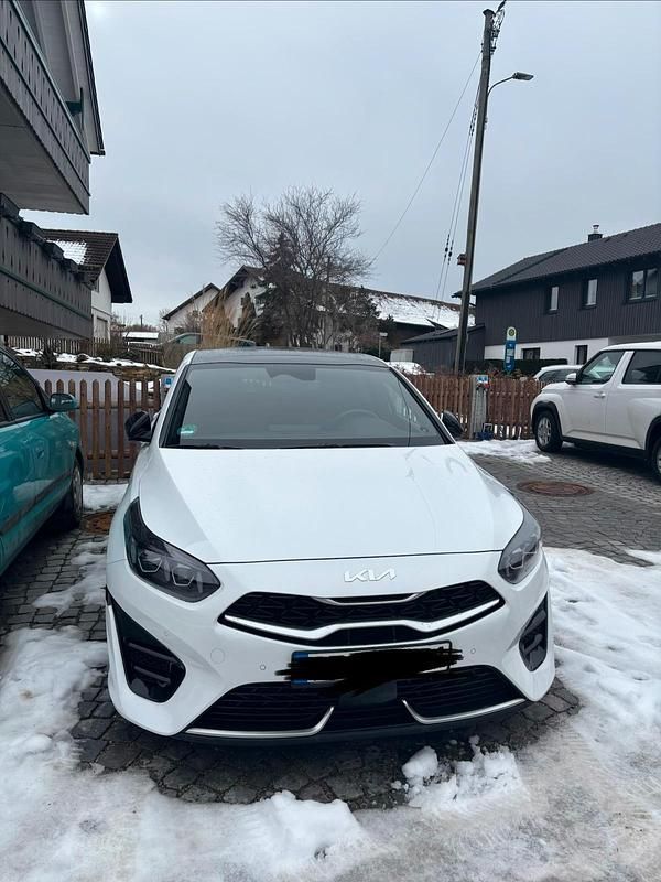 Gebraucht Kia ProCeed GT-Line 140 PS (102 kW) 2024 Weiß Kombi