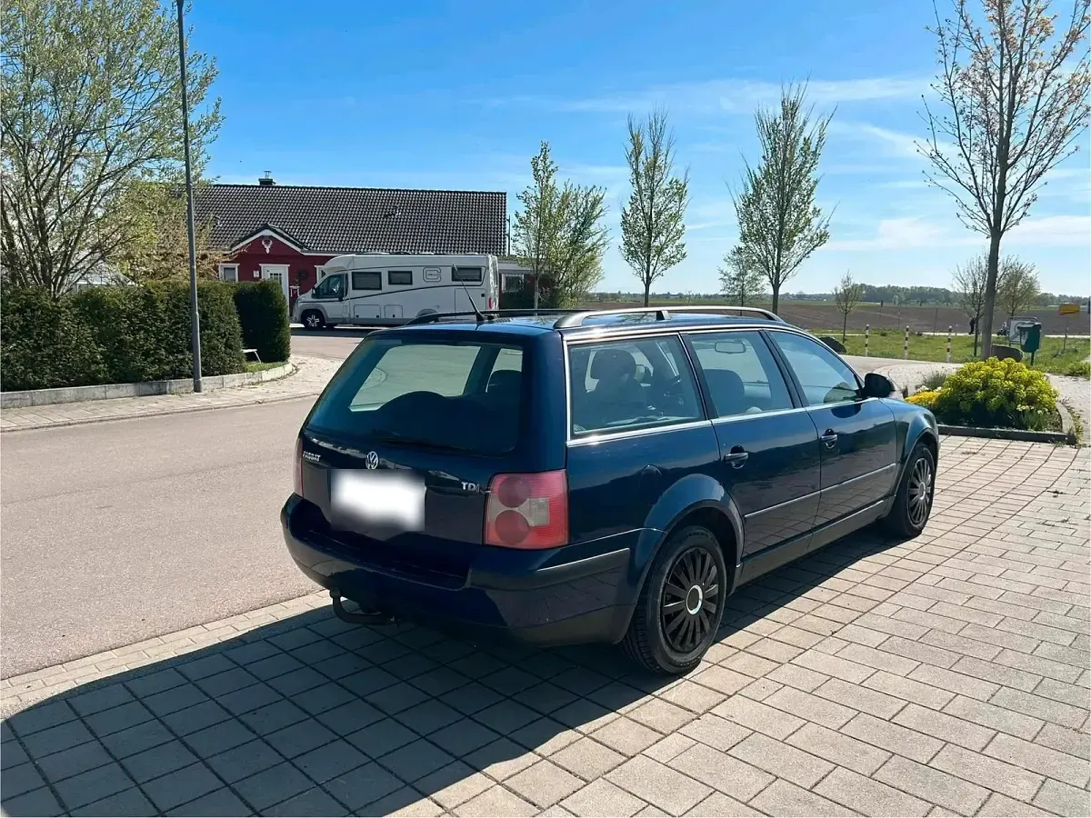 Gebraucht VW Passat 130 PS (95 kW) 2004 Blau Kombi