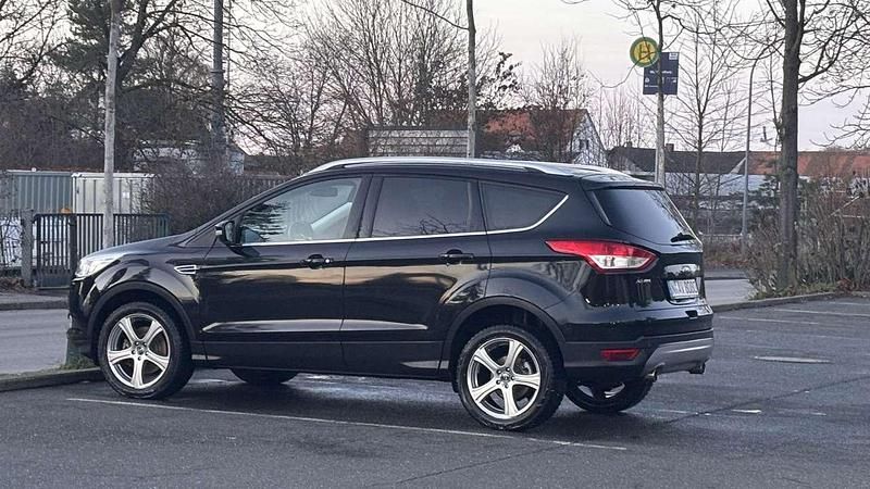 Gebraucht Ford Kuga Titanium 163 PS (119 kW) 2013 Schwarz SUV