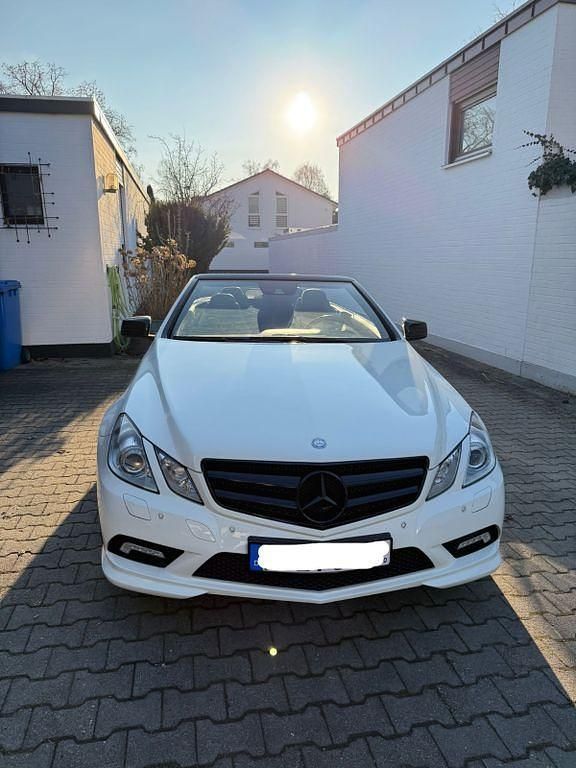 Gebraucht Mercedes E350 Elegance 265 PS (194 kW) 2011 Weiß Cabrio