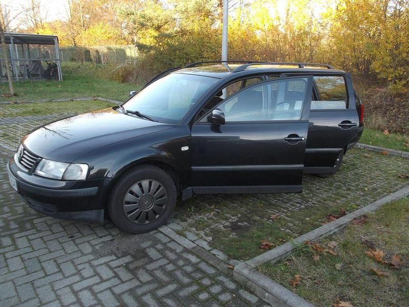 Gebraucht VW Passat Edition 101 PS (74 kW) 2000 Schwarz Kombi