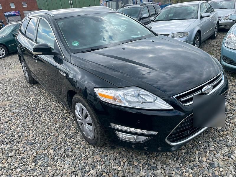 Gebraucht Ford Mondeo 140 PS (102 kW) 2014 Schwarz Kombi