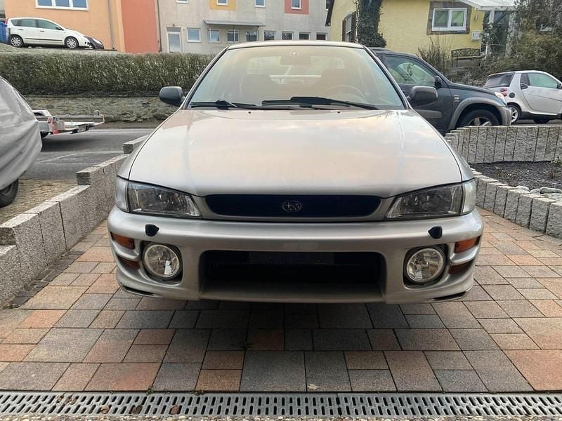 Gebraucht Subaru Impreza 125 PS (91 kW) 2000 Silber Limousine