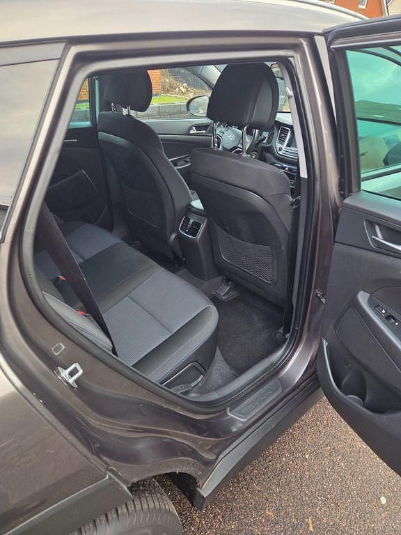 Gebraucht Hyundai Tucson 141 PS (103 kW) 2016 Grau SUV