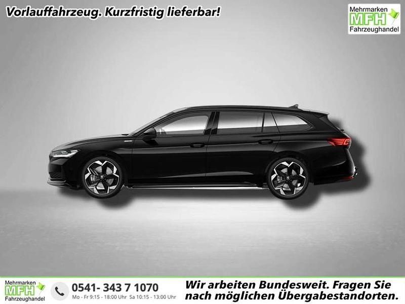 Onyxschwarz metallic Neu 2026 Skoda Superb SportLine Kombi | 54.641 € (Teuer) - Bild 1/4