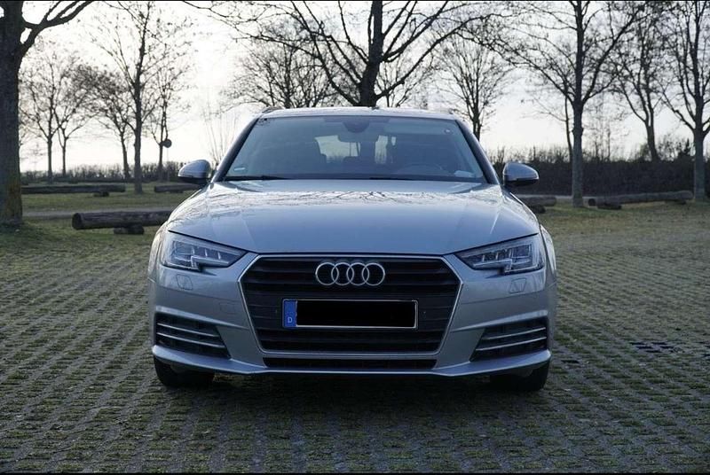 Silber Gebraucht 2017 Audi A4 Sport Kombi | 18.000 € (Fairer Preis) - Bild 1/4