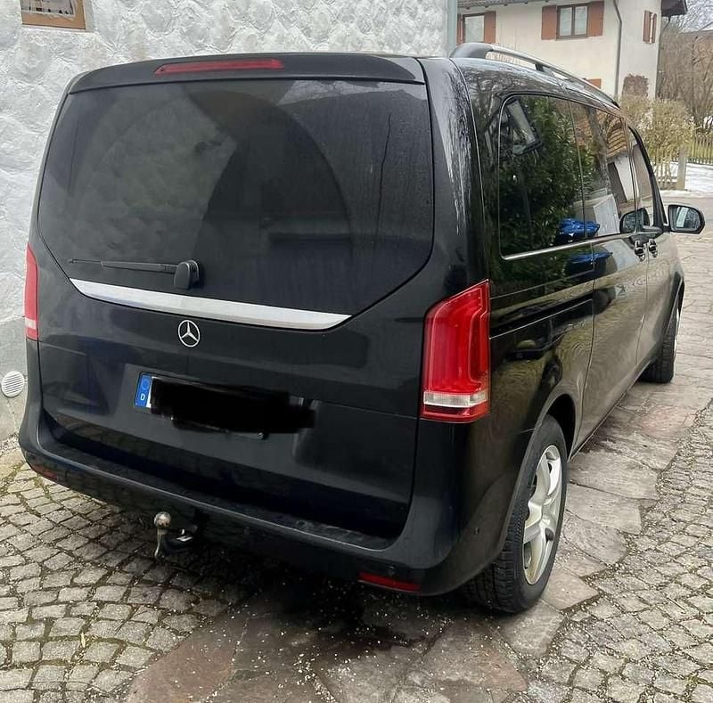 Gebraucht Mercedes V220 Avantgarde 163 PS (119 kW) 2015 Schwarz Van / Kleinbus