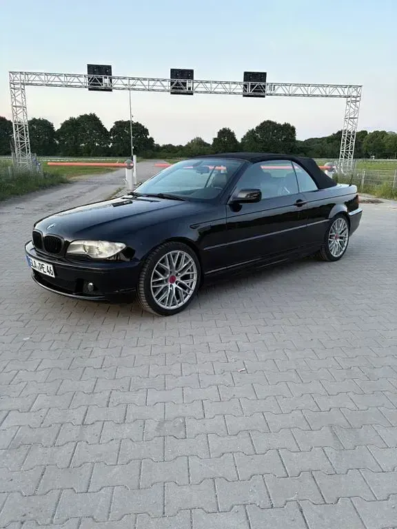 Gebraucht BMW 318 Cabriolet Performance 143 PS (105 kW) 2004 Schwarz Cabrio