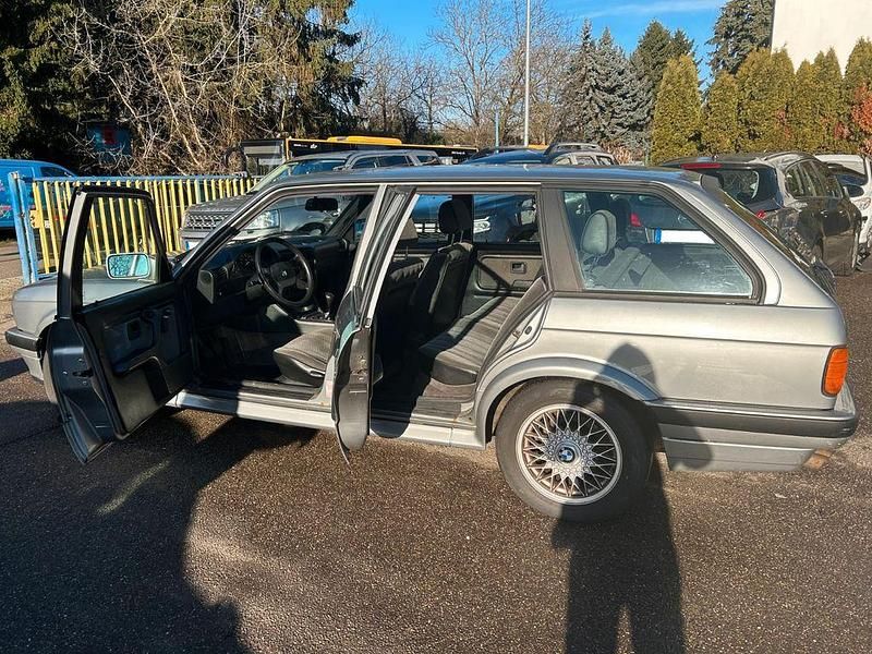 Gebraucht BMW 325 170 PS (125 kW) 1988 Silber Kombi