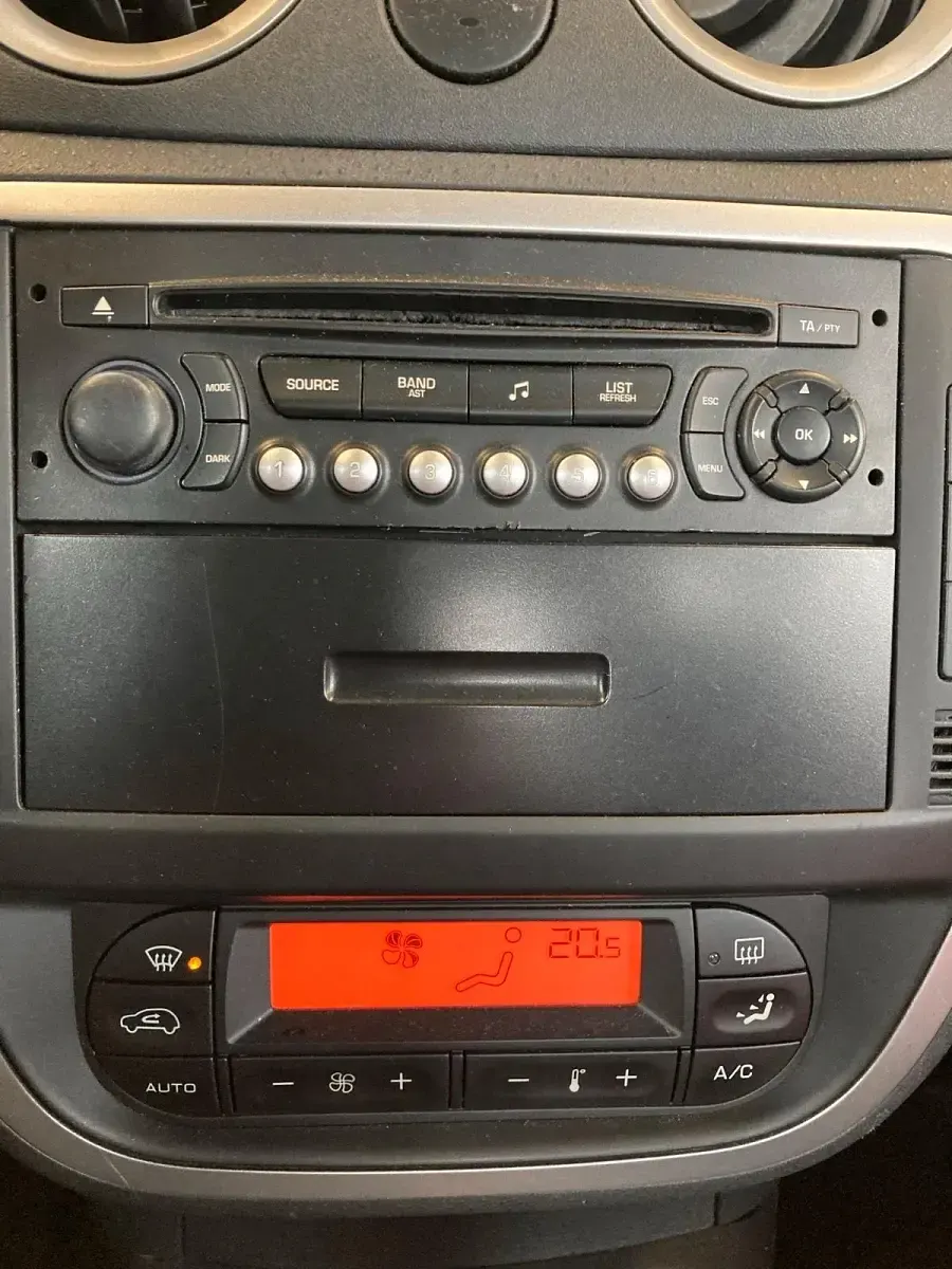 Gebraucht Citroën C2 74 PS (54 kW) 2006 Schwarz Kleinwagen