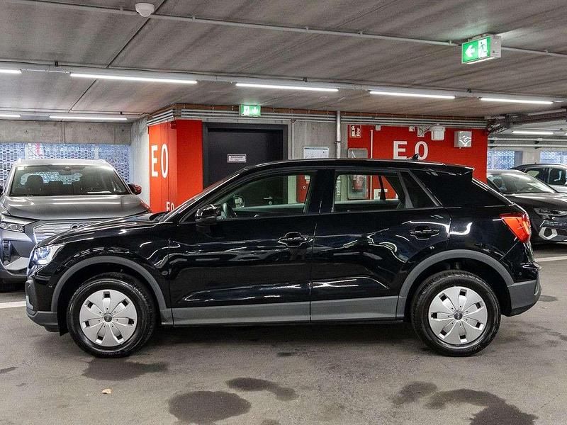 Gebraucht Audi Q2 Comfort 150 PS (110 kW) 2023 Schwarz SUV