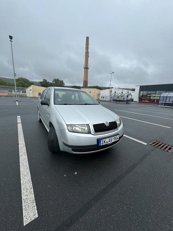 Silber Gebraucht 2004 Skoda Fabia Kleinwagen | 900 € (Guter Preis) - Bild 1/4