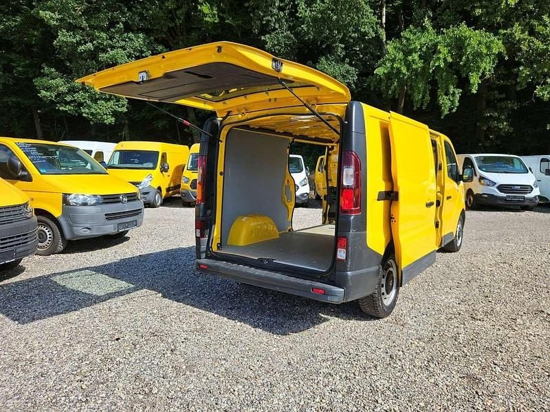Second-hand Renault Trafic 120 CP (88 kW) 2020 Galben Monovolum